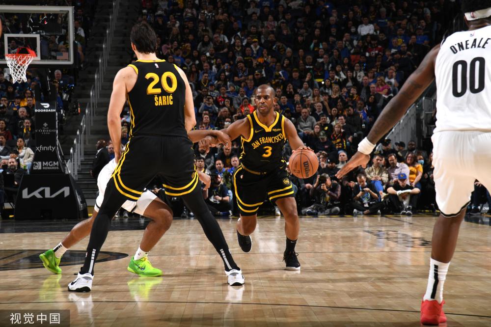 并提升腹部 并提升腹部